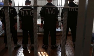 Пенсионеры и заключенные живут на почти одинаковые деньги