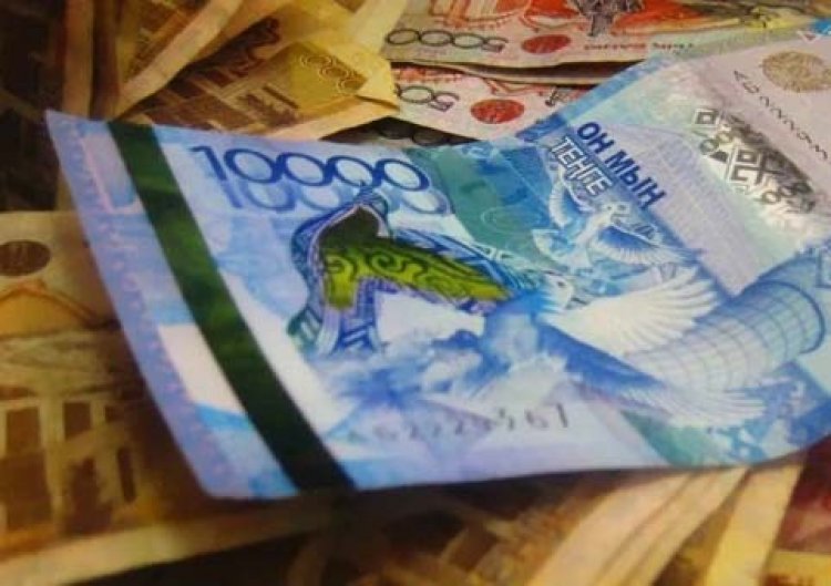 Нацбанк принял решение скорректировать курс тенге