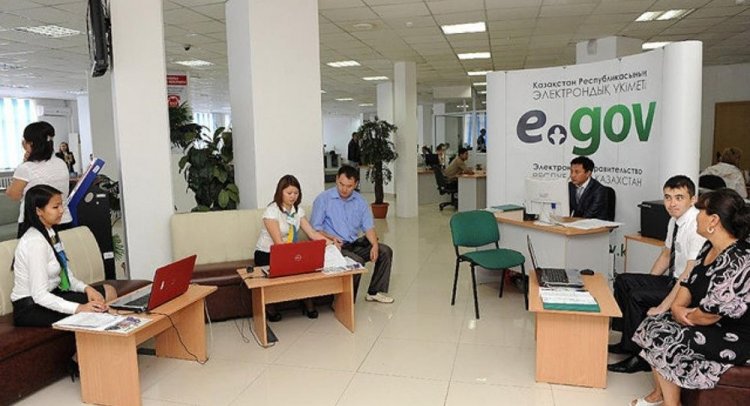 Казахстанцы смогут записаться на медосмотр в ЦОНах.