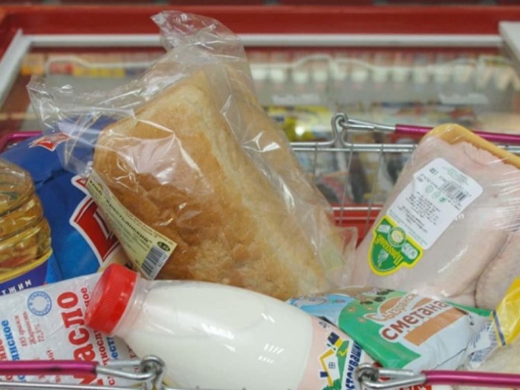 Повышать цены социально-значимых продуктов запретят в Казахстане