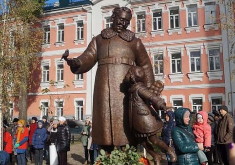 Первый в мире памятник поэту Самуилу Маршаку открыли в Воронеже