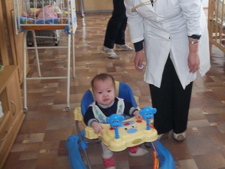 Директор учреждения в ВКО собирала деньги детей на свой личный счёт
