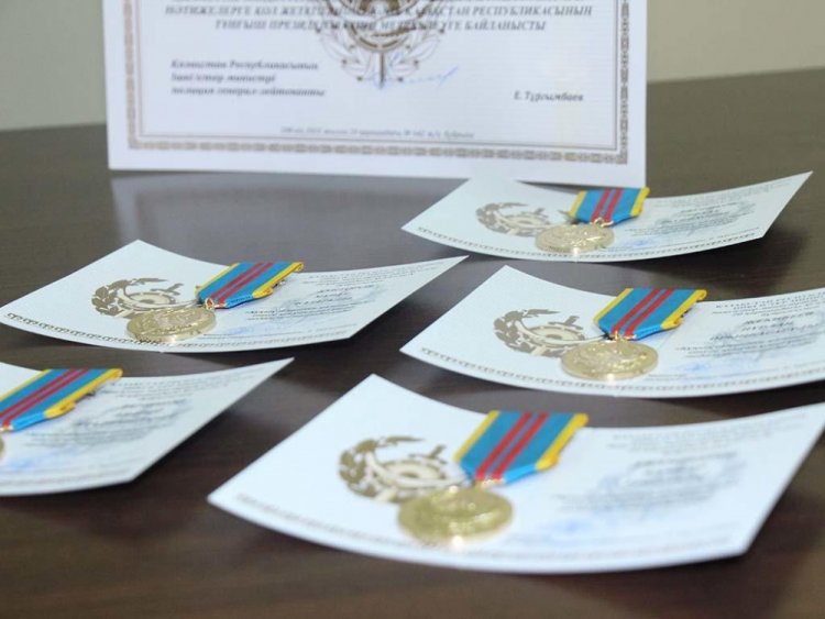 Лучших полицейских ВКО отметили ко Дню Первого Президента РК